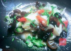 白菜木耳的做法图解7