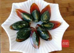 香菜皮蛋拌豆腐的做法图解1