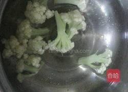 菜花炒豆菇的做法图解1