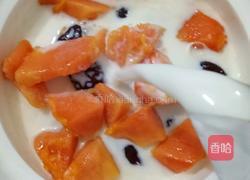 牛奶炖红枣木瓜的做法图解3