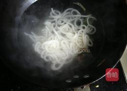 奶油蘑菇拌乌冬的做法图解1