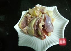 瑶柱炖鸡汤的做法图解1