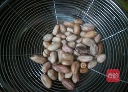 凉拌西芹花生米的做法图解2