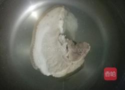 大白菜炒肉的做法图解1