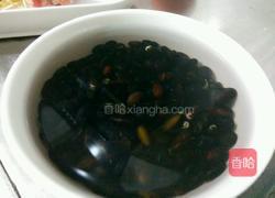 排骨黑豆汤的做法图解2