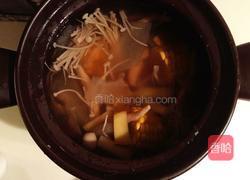 煲菌汤的做法图解3