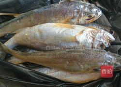 葱油小黄鱼的做法图解1