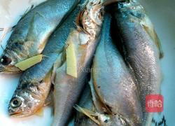 葱油小黄鱼的做法图解2