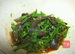 青椒炒卤牛肉的做法图解6