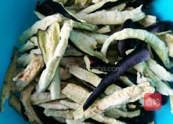 茄子炖土豆的做法图解1