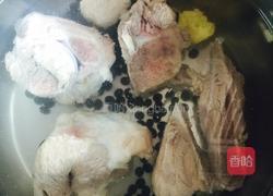黑豆骨头汤的做法图解3