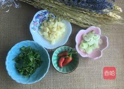 酸汤金针肥牛的做法图解2