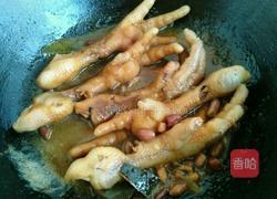 花生炖鸡脚的做法图解11