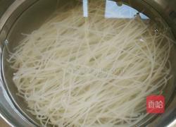 粉丝炒包菜的做法图解1