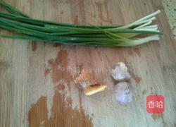 蛋黄炒蟹的做法图解1