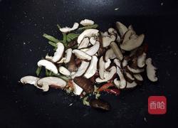 蘑菇炒牛肉的做法图解5