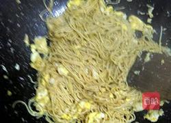 鸡蛋炒面条的做法图解9