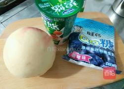 水蜜桃奶昔的做法图解1