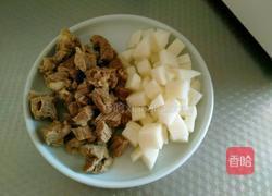 牛腩萝卜煲的做法图解3