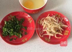 宝宝鸡蛋饼的做法图解1