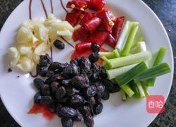 炒五花肉的做法图解1