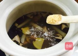 香菇排骨汤煲的做法图解6