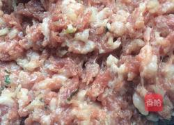猪肉香菇饺子馅的做法图解1