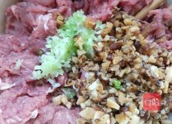 猪肉香菇饺子馅的做法图解3