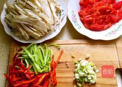 青红椒炒茄丝的做法图解3
