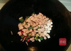 彩椒杏鲍菇炒鸡丁的做法图解9