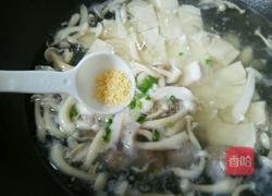 鲜菇豆腐汤的做法图解9