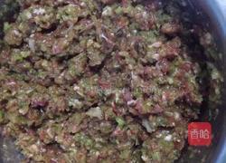 猪肉芹菜饺子馅的做法图解4