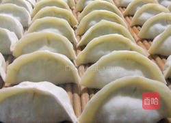 猪肉芹菜饺子馅的做法图解8