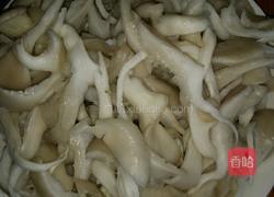 清炒蘑菇的做法图解1