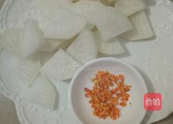 桂花萝卜虾汤的做法图解2
