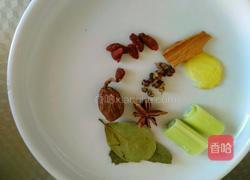 胡萝卜玉米骨头汤的做法图解4