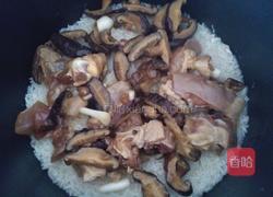 香菇鸡肉饭的做法图解5