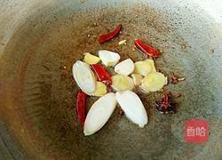 香菇土豆炖鸡块的做法图解5