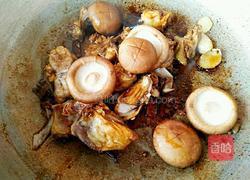 香菇土豆炖鸡块的做法图解7