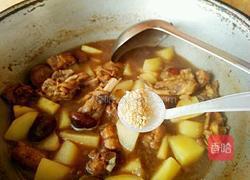 香菇土豆炖鸡块的做法图解12