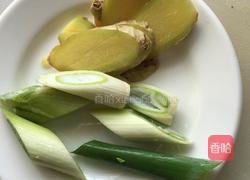 玉米葫芦瓜排骨汤的做法图解3