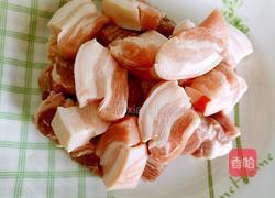 电饭锅红烧肉的做法图解1