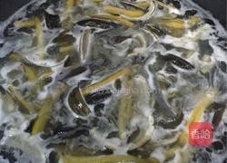 韭黄鳝鱼的做法图解3