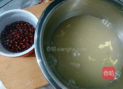 小米红豆粥的做法图解2