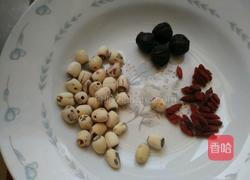 桂圆莲子玉米猪骨汤的做法图解3