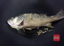 红烧海鲈鱼的做法图解4