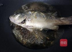 红烧海鲈鱼的做法图解6