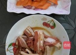 五花肉烧胡萝卜的做法图解2
