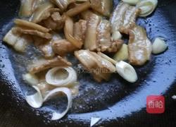 五花肉烧胡萝卜的做法图解6