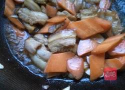 五花肉烧胡萝卜的做法图解8